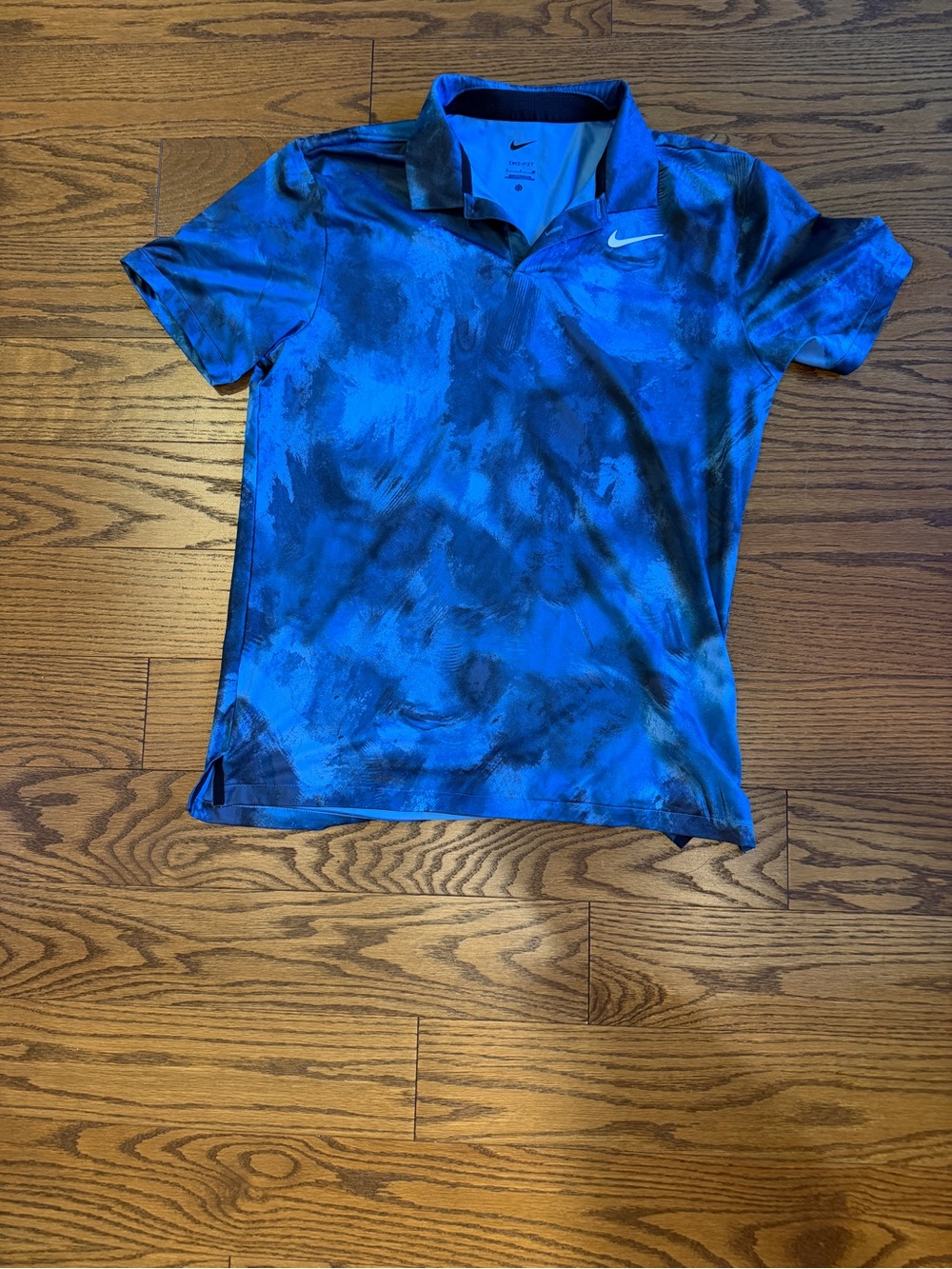 Nike Men’s Electric Blue Marble-Print Golf Shirt - Medium